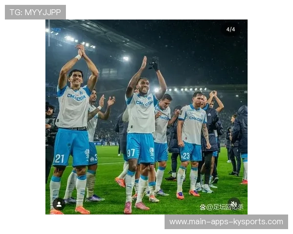 奥巴梅扬接队友斜传门前抢点入网,马赛54分钟扩大领先优势